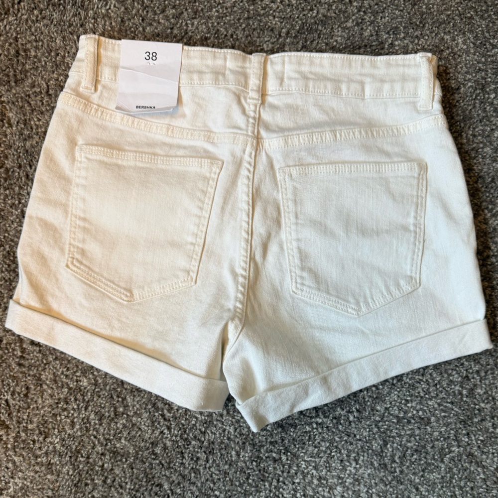 NWT Women’s Bershka White Jean Shorts High-Waisted - Picture 2 of 6